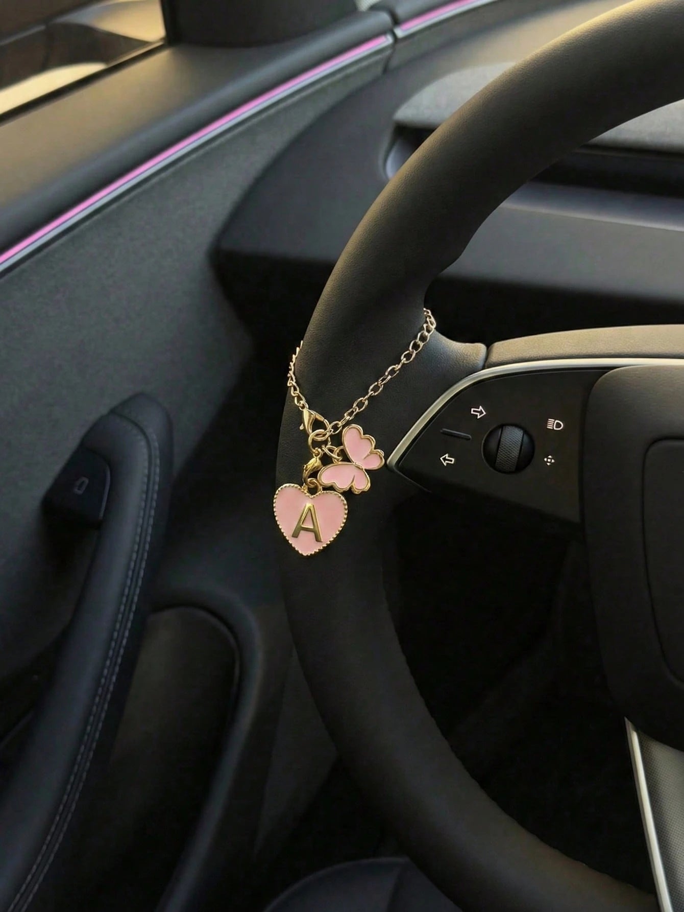 Butterfly, Letter And Heart Shaped Steering Wheel Decor, Cute Pendant Car Interior Decoration, With Adjustable Chain And Lobster Clasp, Suitable For Steering Wheel, Rearview Mirror, Cup Holder, Keycha