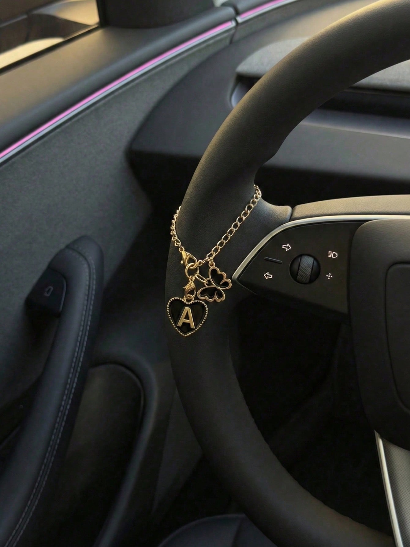 Butterfly, Letter And Heart Shaped Steering Wheel Decor, Cute Pendant Car Interior Decoration, With Adjustable Chain And Lobster Clasp, Suitable For Steering Wheel, Rearview Mirror, Cup Holder, Keycha