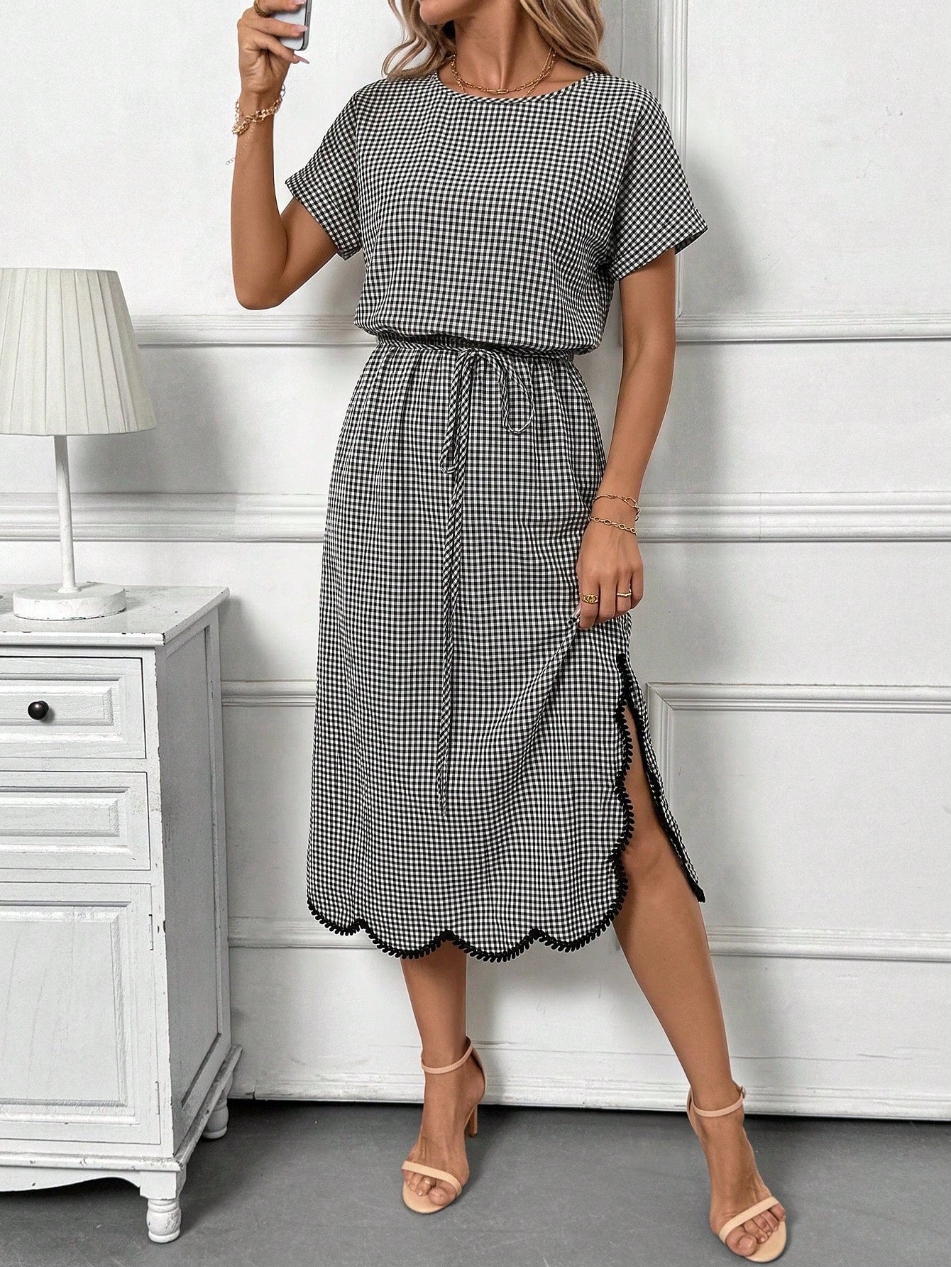 Clasi Black And White Checkered Gingham Plaid Casual 70s 2000s Vintage Round Neck Short Sleeve Fitted Mid-Length Dress Summer Vacation Travel