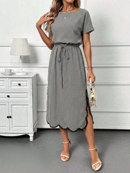 Clasi Black And White Checkered Gingham Plaid Casual 70s 2000s Vintage Round Neck Short Sleeve Fitted Mid-Length Dress Summer Vacation Travel