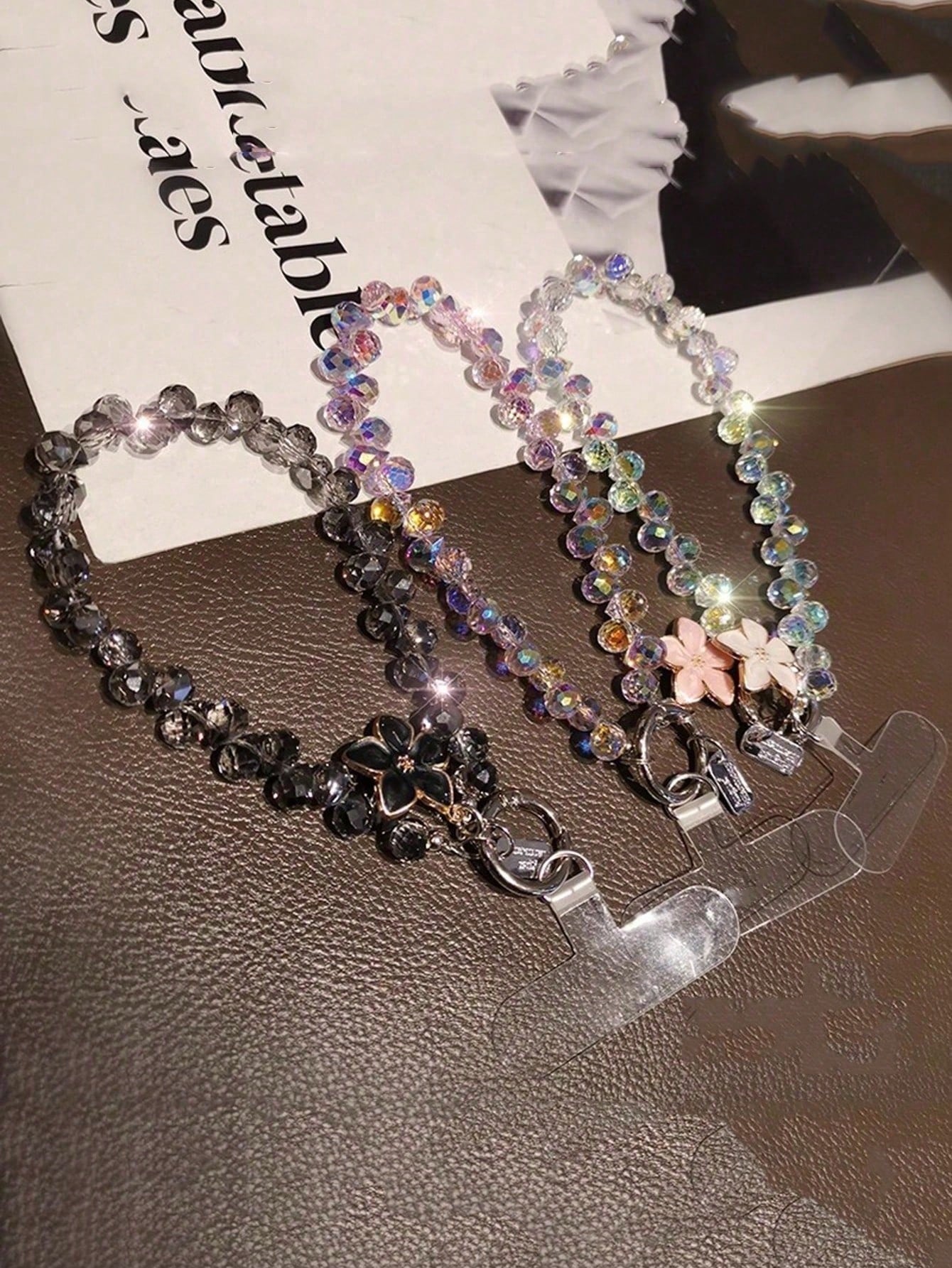 Crystal Bead Flower Pendant Phone Chain, Exquisite Sparkling Crystal Rhinestone, High-End Phone Case Charm, 2026 Fashion New Short Strap Bracelet, Phone Decoration Chain, Suitable For Outdoor Travel