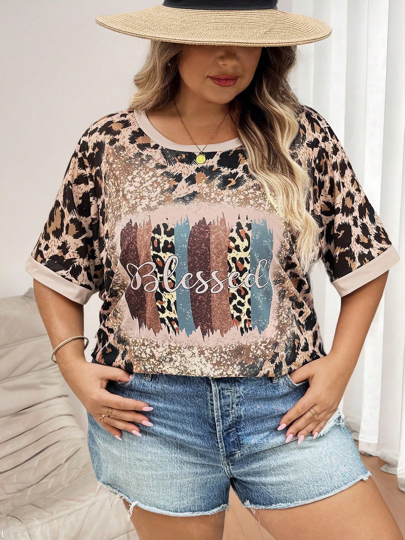 CURVE+ Large Women's Leopard Print And Letter Pattern T-Shirt, Curve Plus, Boho Vacation, Plus Size T-Shirt Summer, Country, Beach Vacation, Beach Wear
