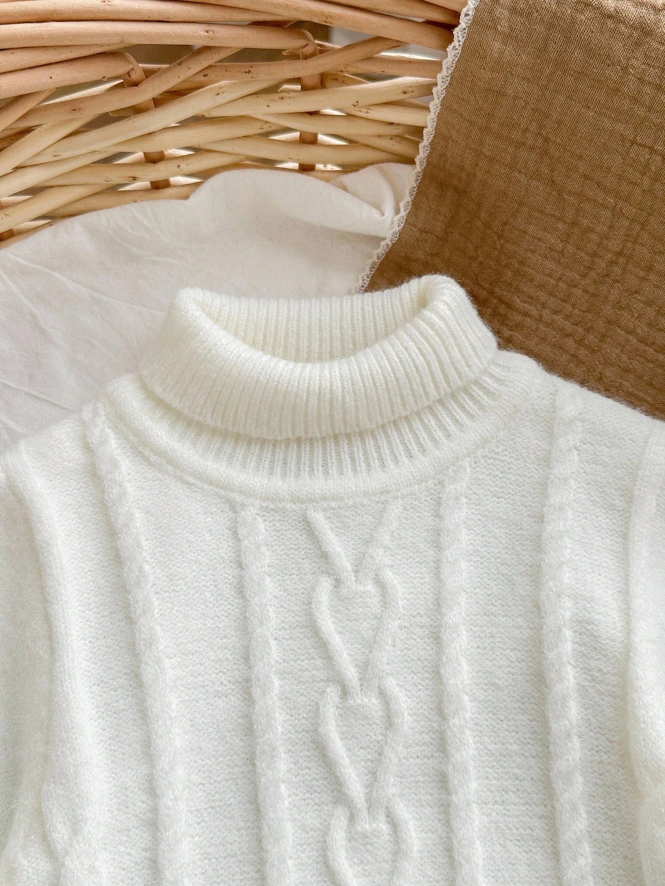 Cute Baby Girl-White Knitted Cardigan Sweater,Autumn Textured Long-Sleeve Pullover For Family Matching,Casual Warm Stylish Winter Top For & Daily