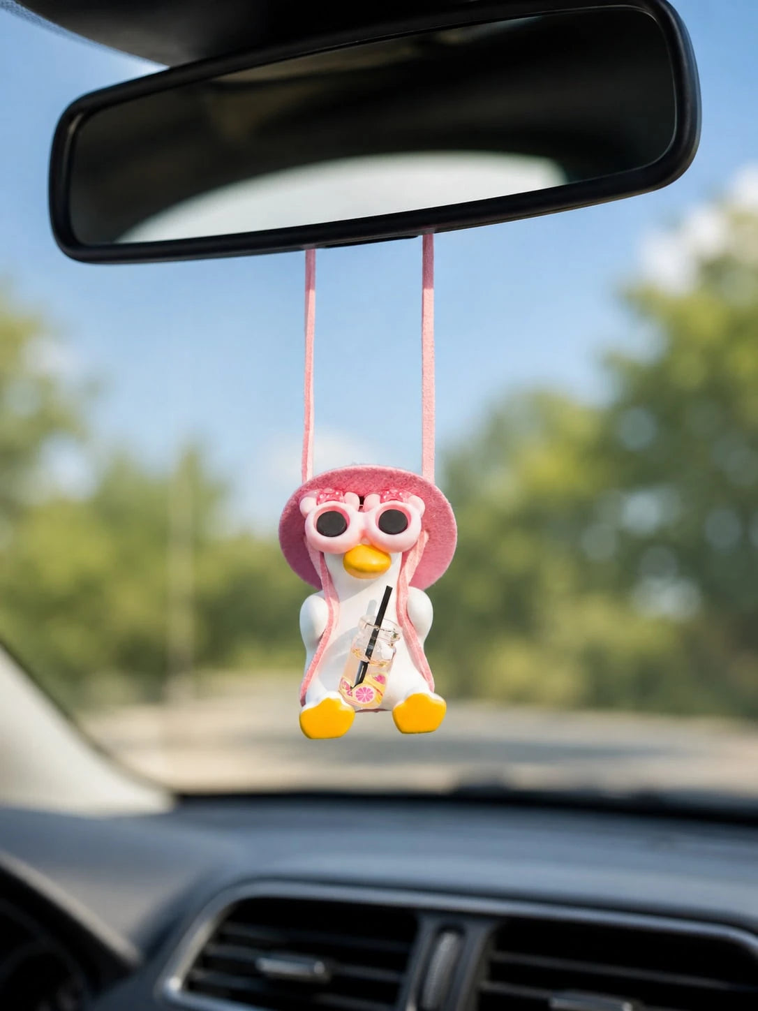Cute Swinging Fruit Tea Duck Car Rearview Mirror Hanging Ornament, Pink Hat Fashion Glasses Cartoon Duck Pendant, Japanese Style Cute Summer Women's Car Interior Decoration, Girly Car Interior Decor D