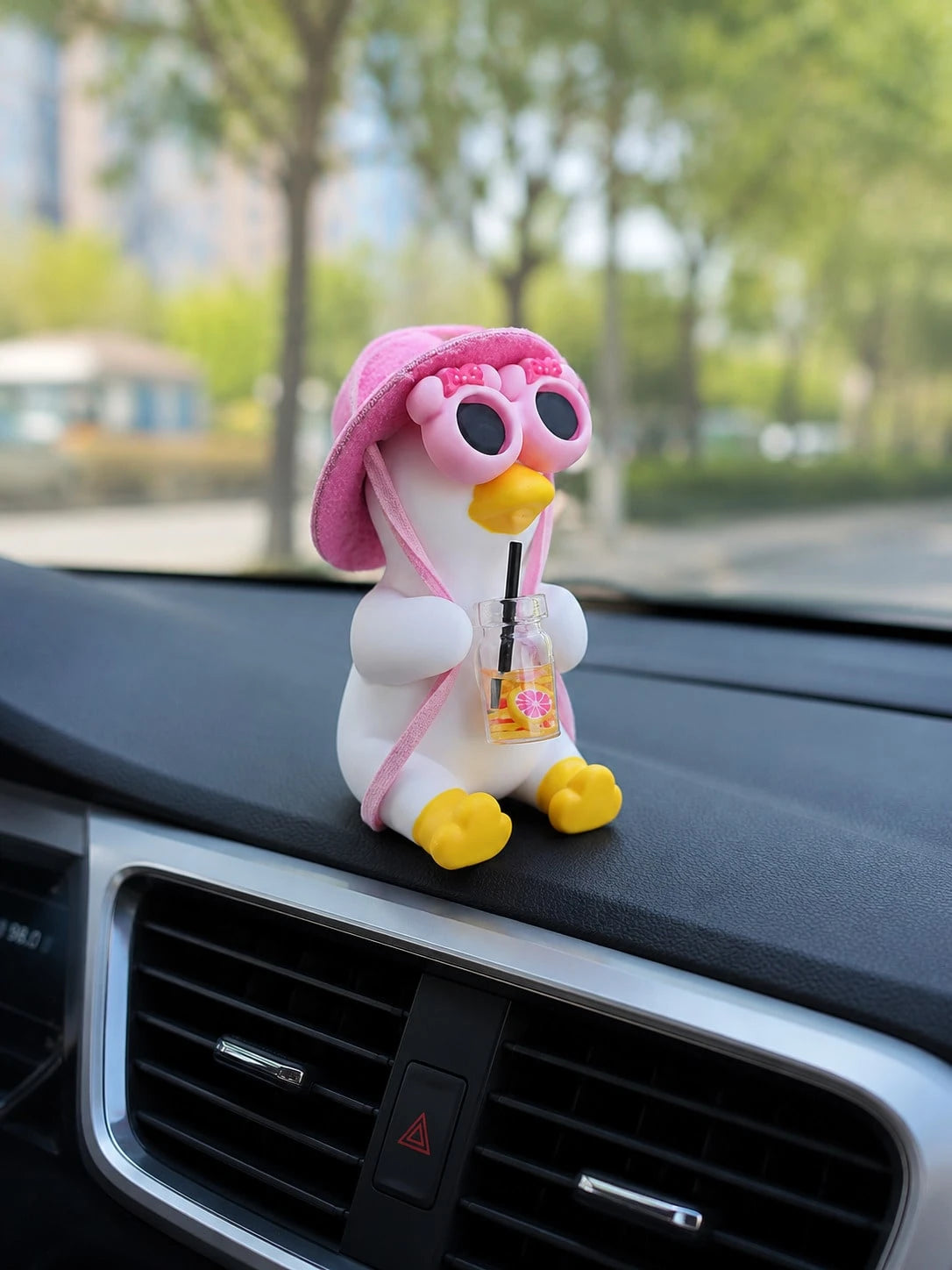 Cute Swinging Fruit Tea Duck Car Rearview Mirror Hanging Ornament, Pink Hat Fashion Glasses Cartoon Duck Pendant, Japanese Style Cute Summer Women's Car Interior Decoration, Girly Car Interior Decor D
