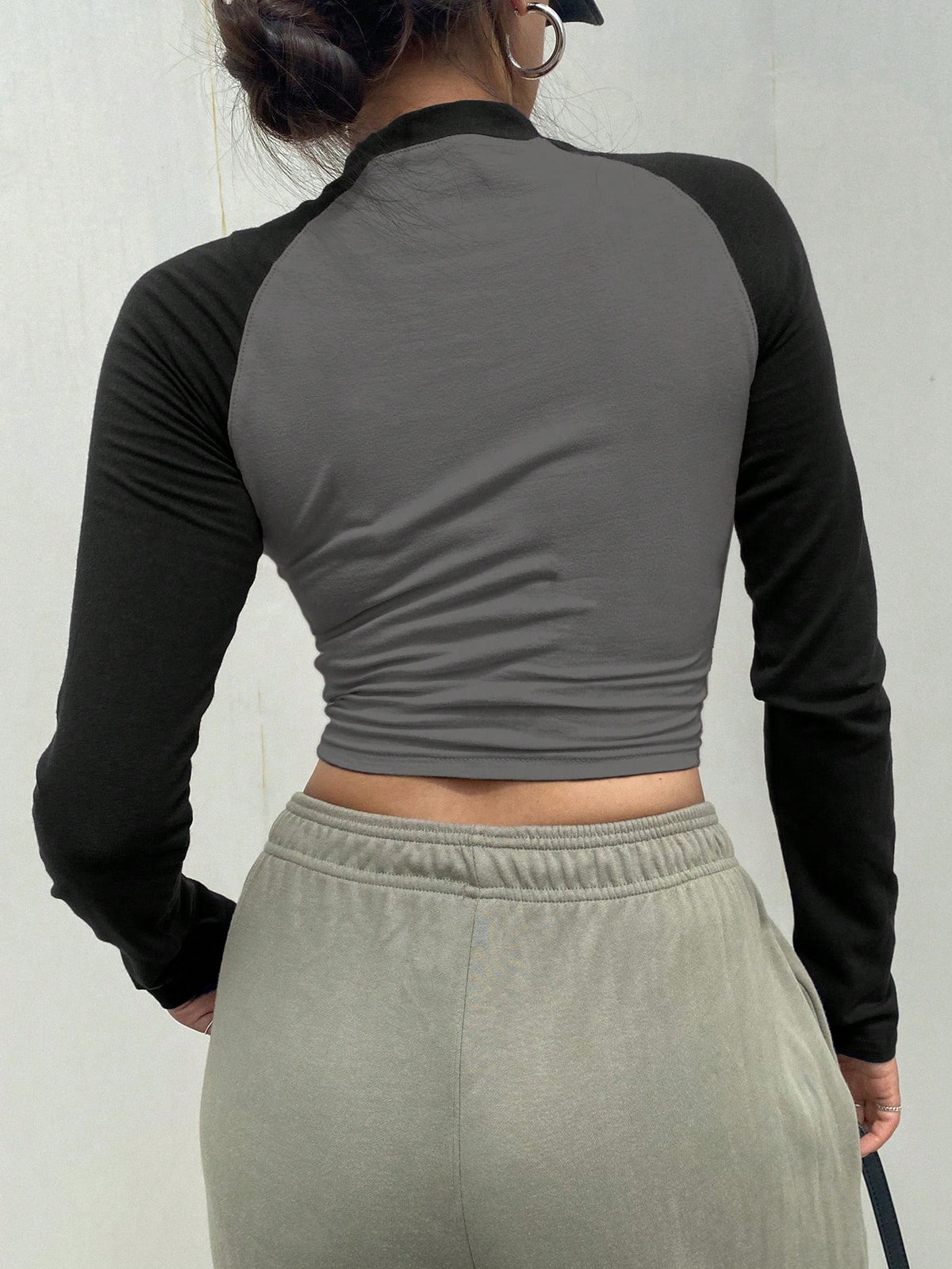 DAZY Letter Patched Colorblock Long Raglan Sleeve T-Shirt Y2k Long Sleeve Women Tops