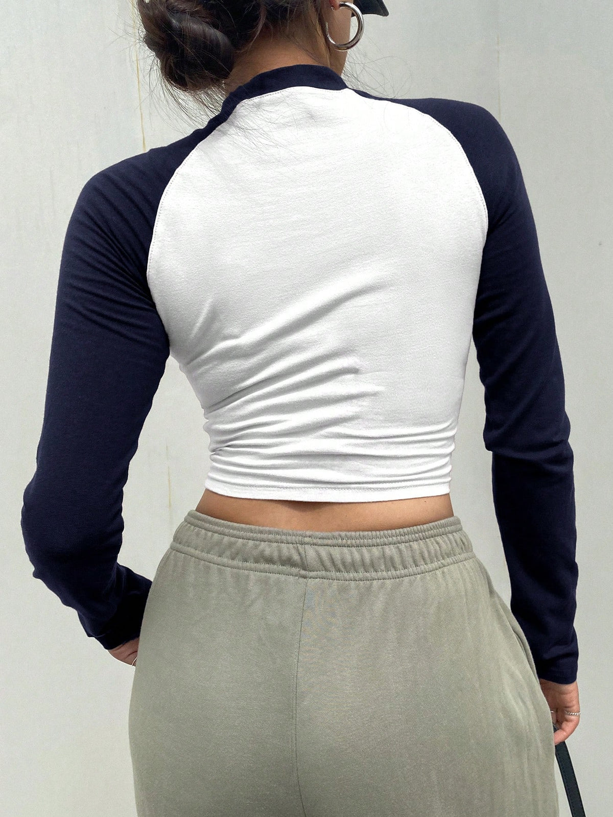 DAZY Letter Patched Colorblock Long Raglan Sleeve T-Shirt Y2k Long Sleeve Women Tops