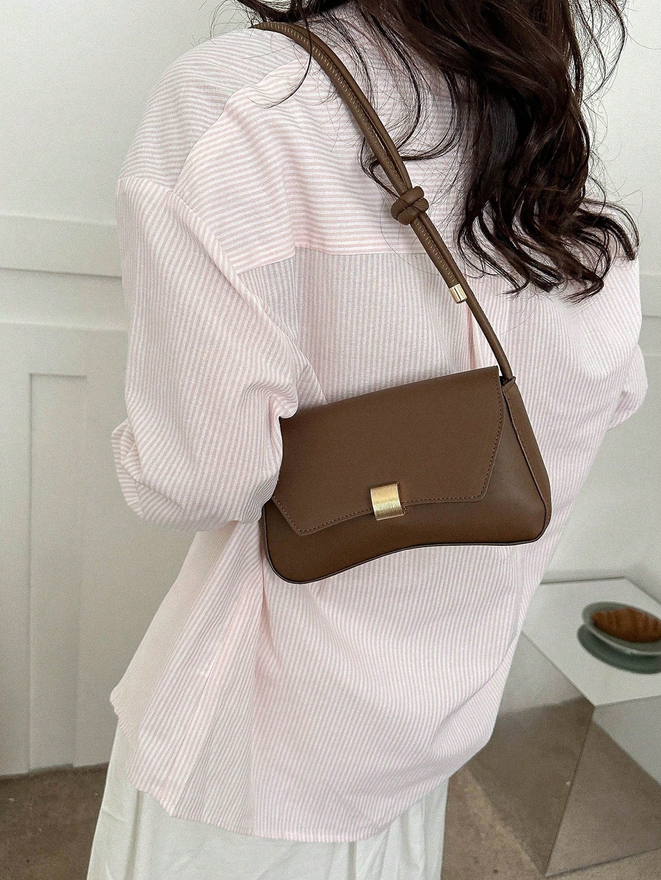 DAZY Retro Lightweight, Business Casual Chocolate Brown Flap Bag Vintage PU For Teen Girls Women College Students, Rookies & White-Collar Workers Perfect For Office, College, Work, Business, Commute