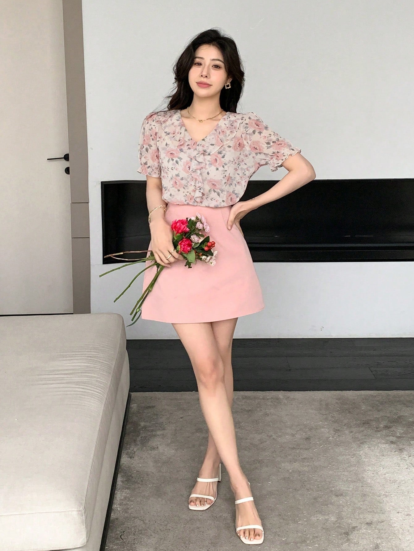 DAZY Women Elegant Short-Sleeved Shirt With Frill Lace,Puff Sleeves Design And Floral Pink Pattern,Summer Elegant Tea Party Tops,Ruffle Vacation Outfits