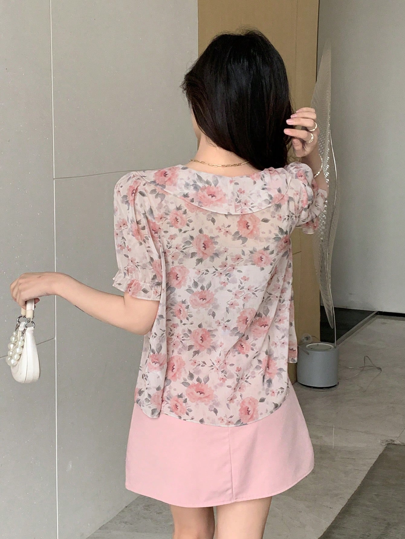 DAZY Women Elegant Short-Sleeved Shirt With Frill Lace,Puff Sleeves Design And Floral Pink Pattern,Summer Elegant Tea Party Tops,Ruffle Vacation Outfits