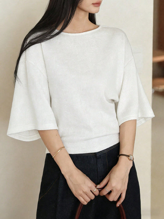 DAZY Women's Solid Color Round Neck Dropped Shoulder Casual Loose Minimalist Design Summer Versatile T-Shirt Business Casual Woman