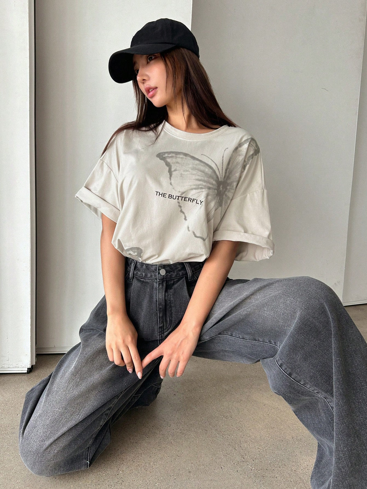 DAZY Women's Summer Butterfly And Letter Print Round Neck Drop Shoulder Loose Casual T-Shirt Y2k Graphic Tee Oversized T-Shirt