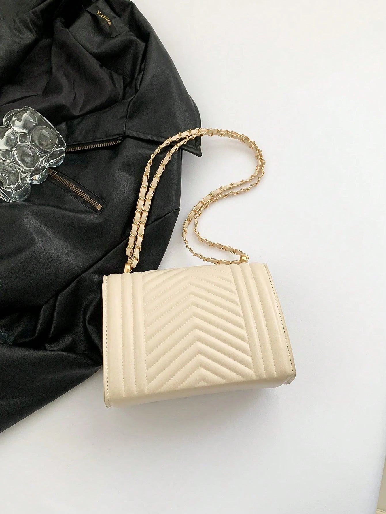 Delicate Chain Flap Bag, Minimalist Flip-Cover Shoulder Bag, Fashionable Crossbody Bag, Women's Mini Quilted Crossbody Bag, Elegant Flip-Cover Shoulder Bag, Women's Fashionable Handbag And Wallet