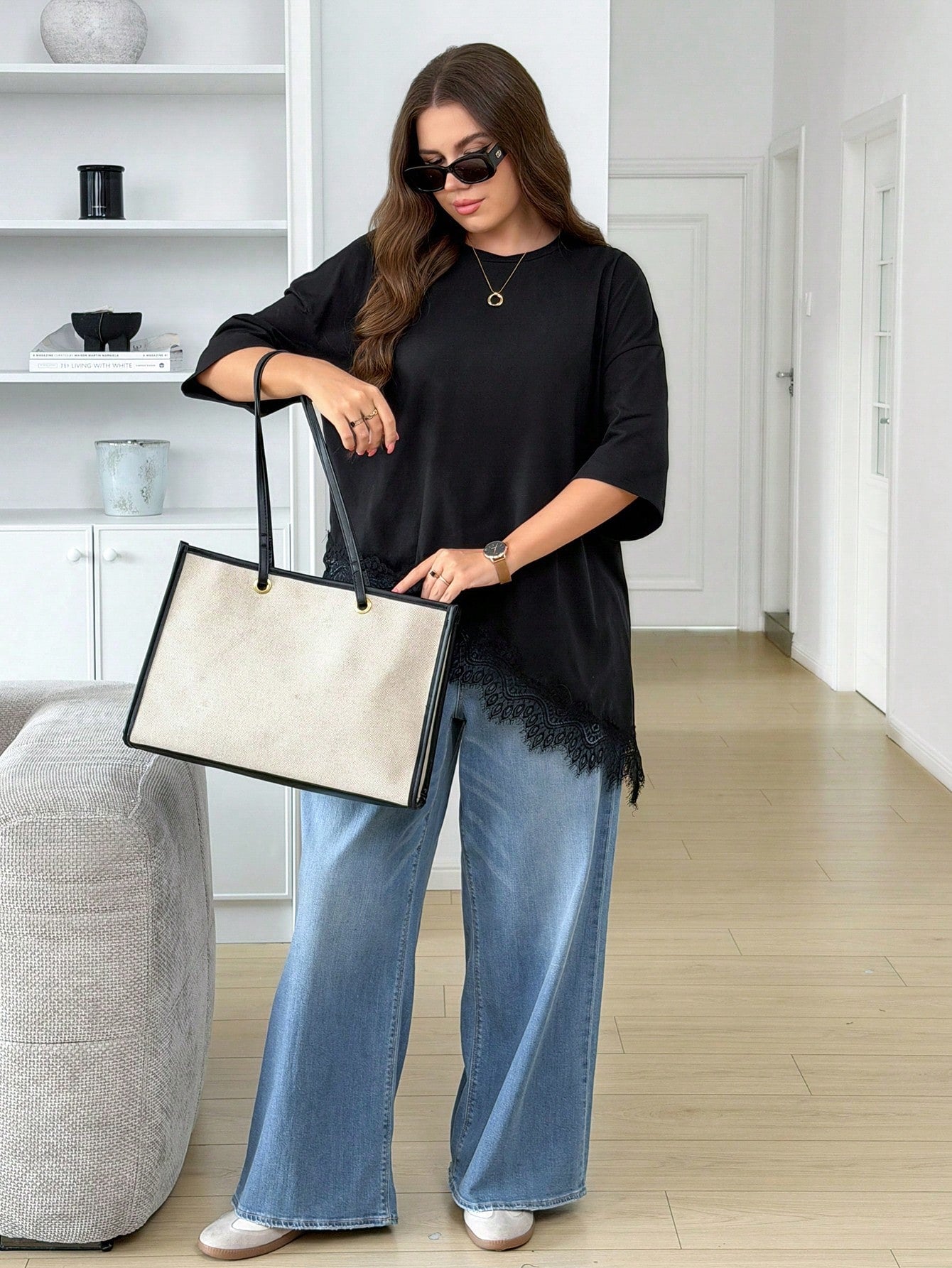Easowa Curve Plus Size Women's Black Autumn Elegant Business Casual Tea Party Office Concert Lace Trim Asymmetrical Hem T-Shirt Solid Color Patchwork Top Vacation