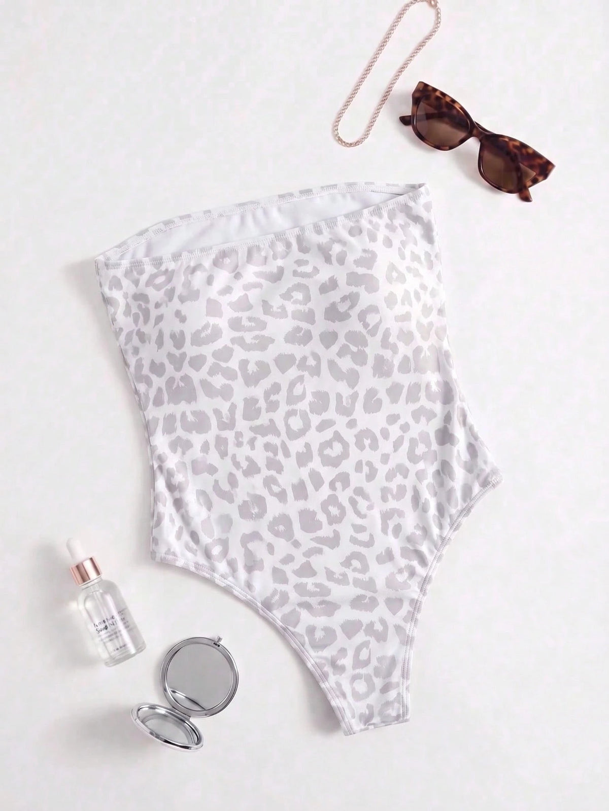 Elegant Casual Summer Fashion White Leopard Print Sexy Bandeau One-Piece Swimsuit For Women, Beach Vacation Style