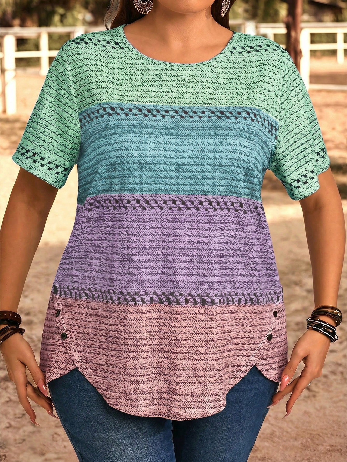 EMERY ROSE Plus Size Women Round Neck Color Block Casual Everyday Short Sleeve T-Shirt