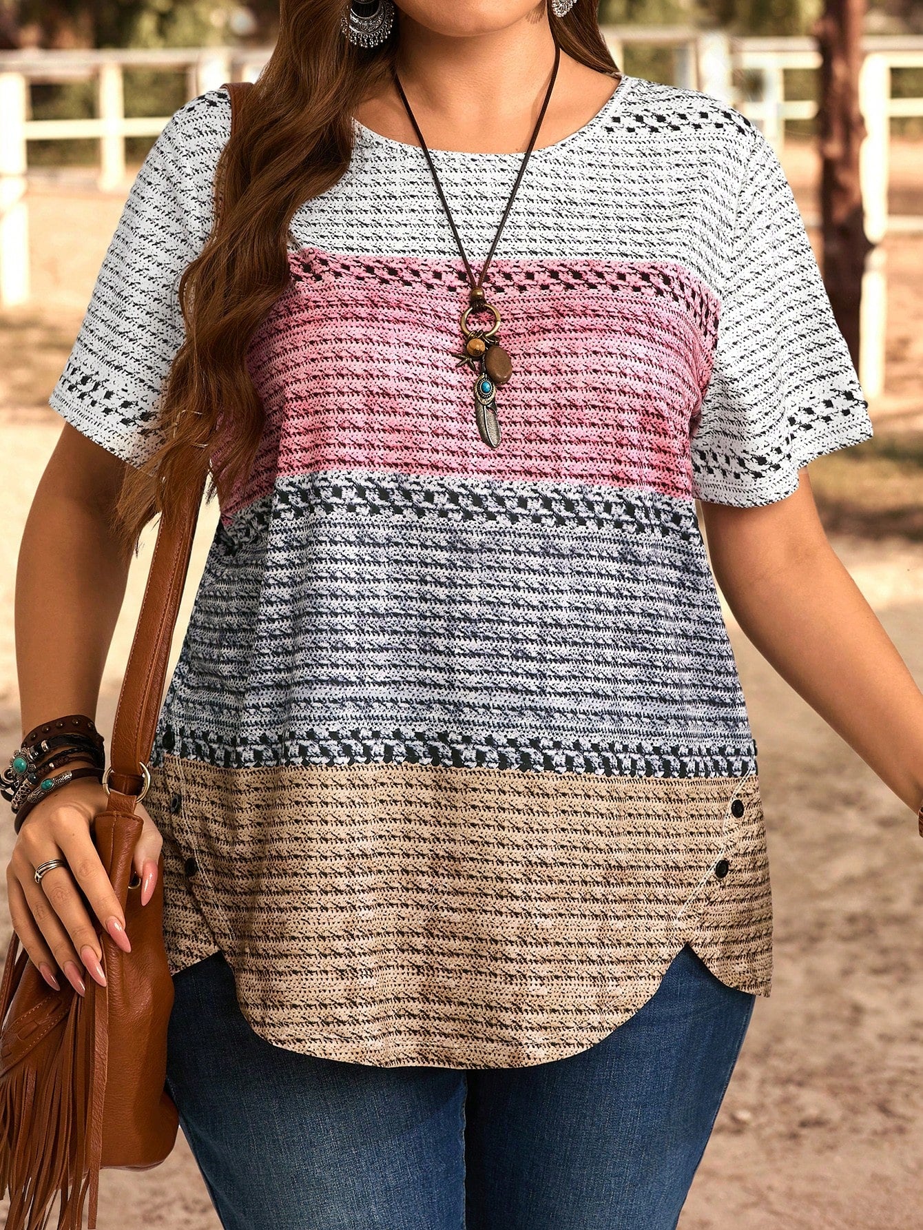 EMERY ROSE Plus Size Women Round Neck Color Block Casual Everyday Short Sleeve T-Shirt