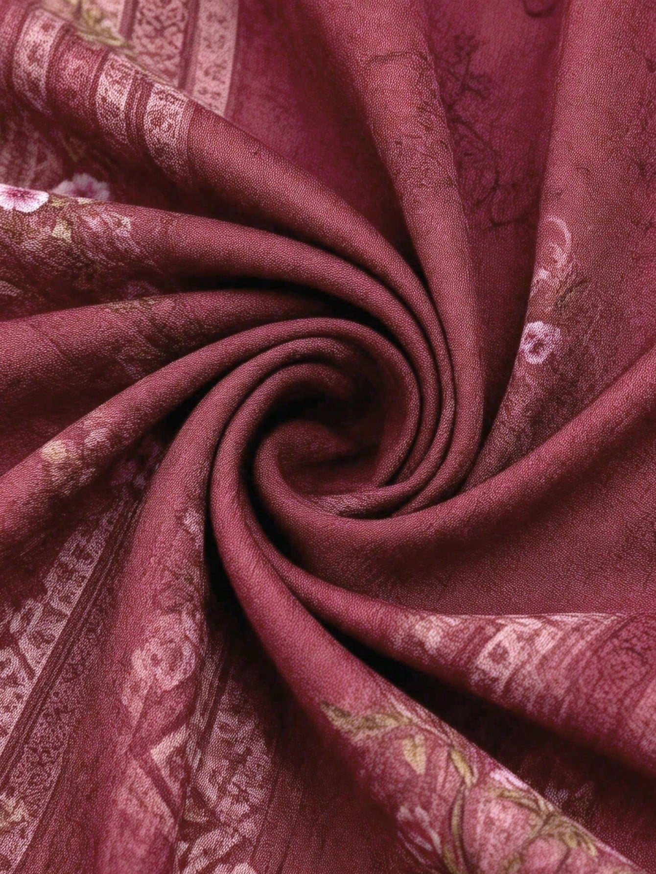 EMERY ROSE Women's Clothing Featuring Elegant Patterns. The Design Incorporates Pink Floral Motifs, Which Are Applied To A Summer-Style Vest-Style T-Shirt.