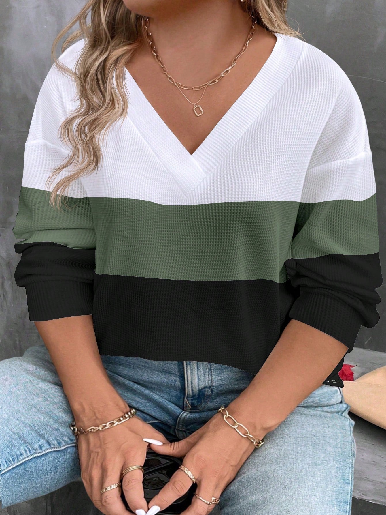 EMERY ROSE Women's V-Neck Layered Collar Color Block Long Sleeve Plus Size T-Shirt, Casual Business Wear For Autumn/Winter Fall