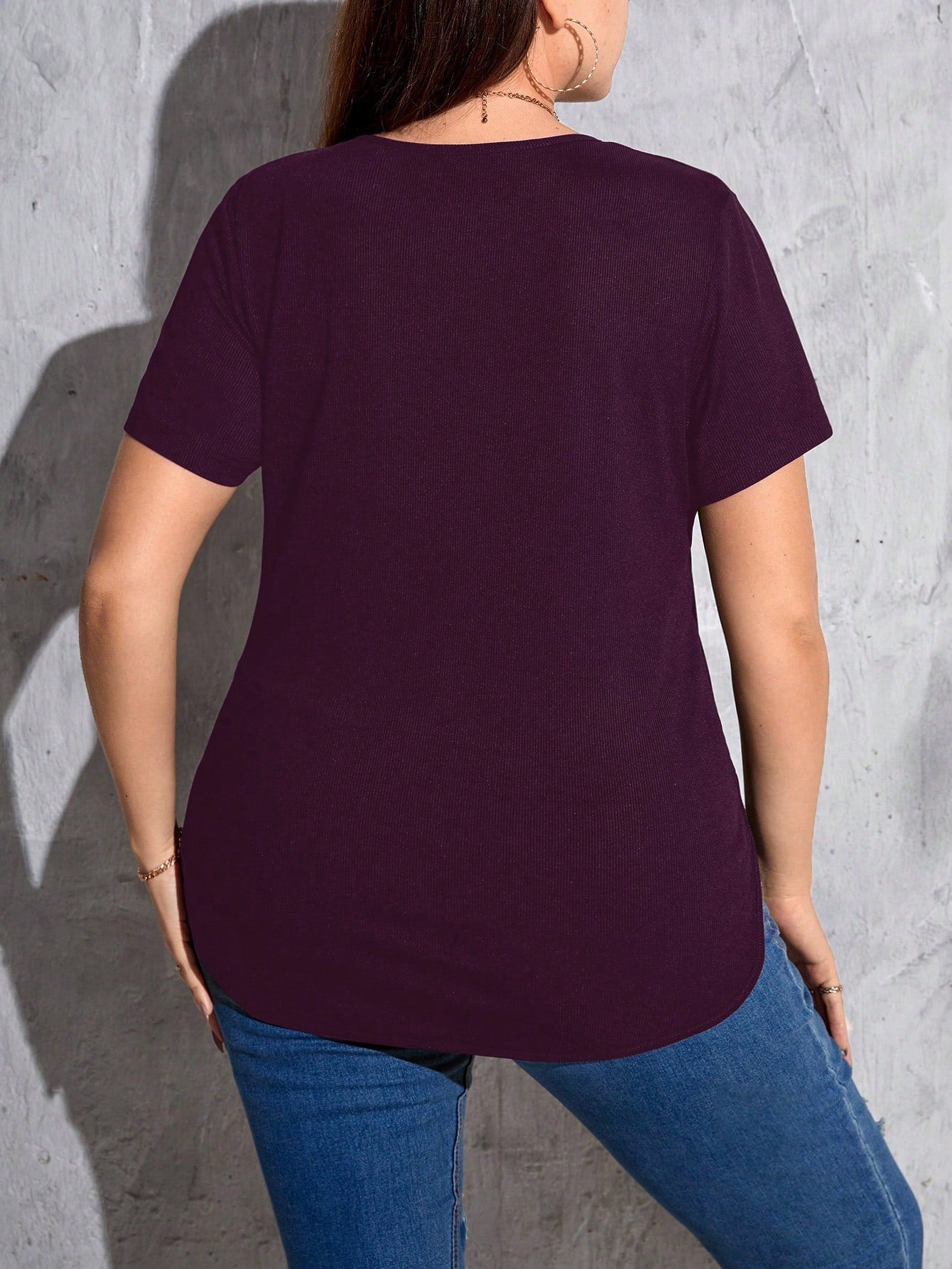 Essnce Plus Solid Curved Hem Tee