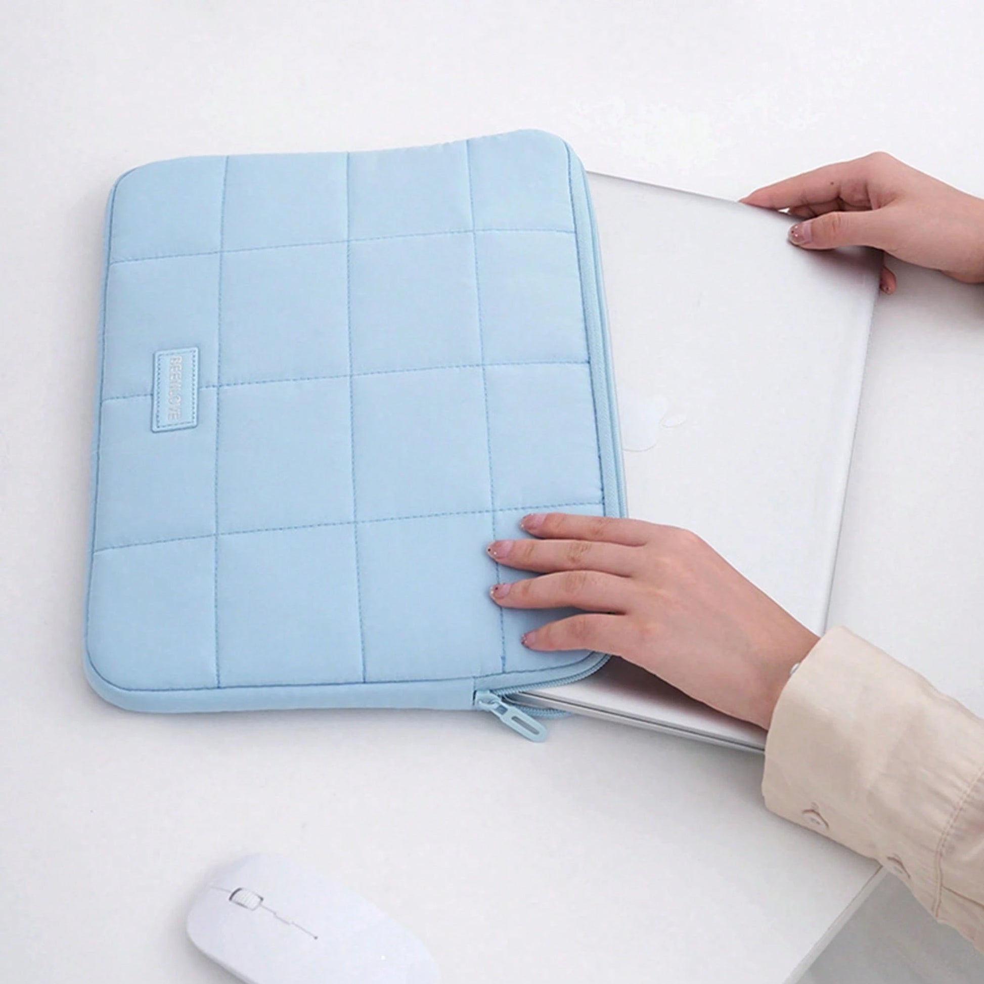 Fashionable Fluffy Quilted Laptop Sleeve, Fits 13/14/15.6 Inch Laptops, Soft Cotton Padded Tablet/Laptop Bag, Compatible With MacBook Pro/Air, Shockproof Laptop Sleeve With Zipper, Lightweight Unisex