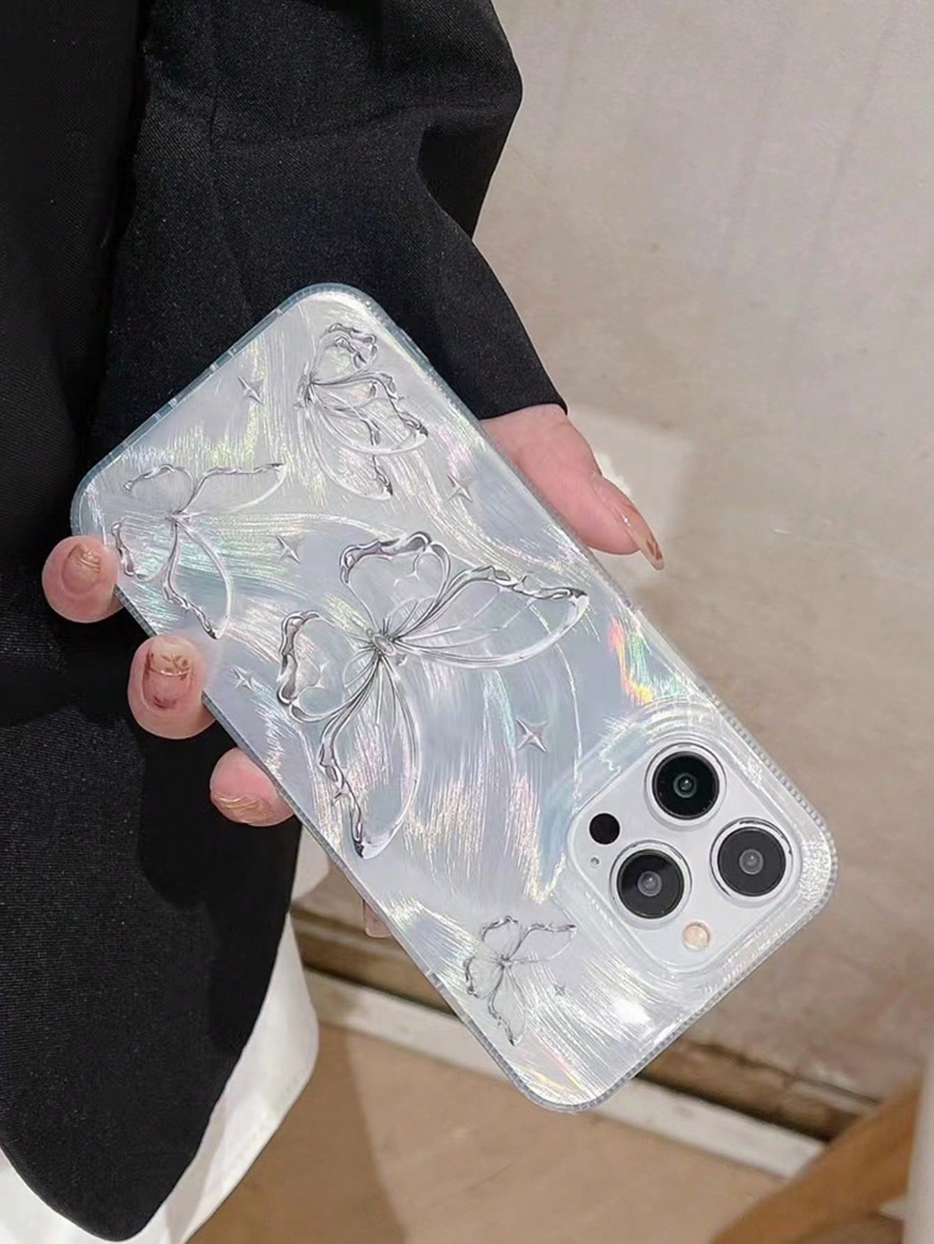 Fashionable New Electroplated Laser Feather Tulle Silver Foil Butterfly Full Coverage Anti-Drop Elegant Goddess Style Apple Phone Case Protective Cover 16 Series 17/17 Pro/17 Pro Max (The Tag On The P