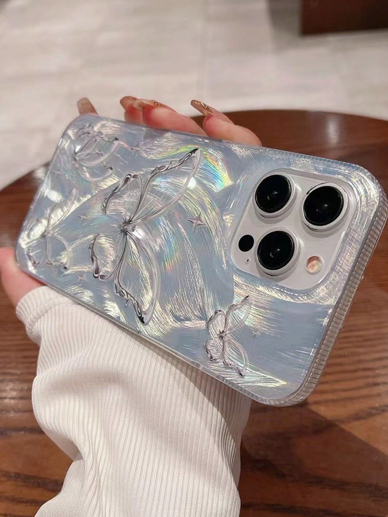 Fashionable New Electroplated Laser Feather Tulle Silver Foil Butterfly Full Coverage Anti-Drop Elegant Goddess Style Apple Phone Case Protective Cover 16 Series 17/17 Pro/17 Pro Max (The Tag On The P