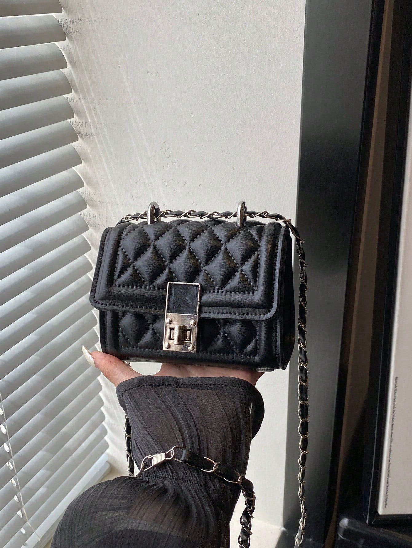 Fashionable New Solid Color Flap Metal Lock Shoulder Bag, Elegant Versatile Diamond Quilted Chain Crossbody Bag For Women, Suitable For Shopping, Wallet, Young Women, College Students, Newcomers, Whit