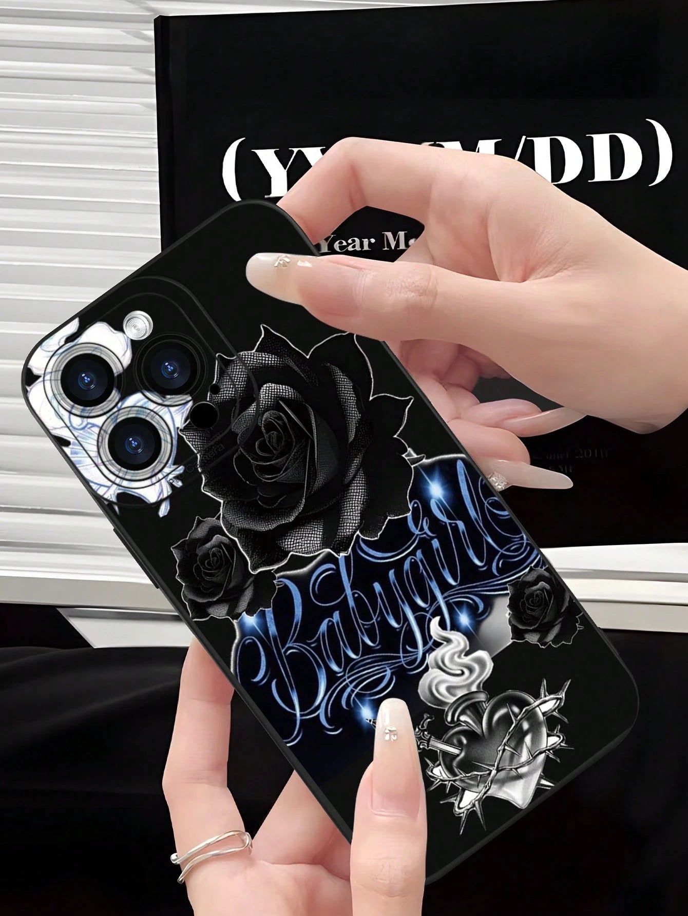 Fashionable Popular Personalized Black Rose Babygirl Script Pattern Design Theme Luxury Shockproof Aesthetic Cute Phone Case With Lens Protrusion Protection Compatible With For IPhone 17/17Pro/17Pro M