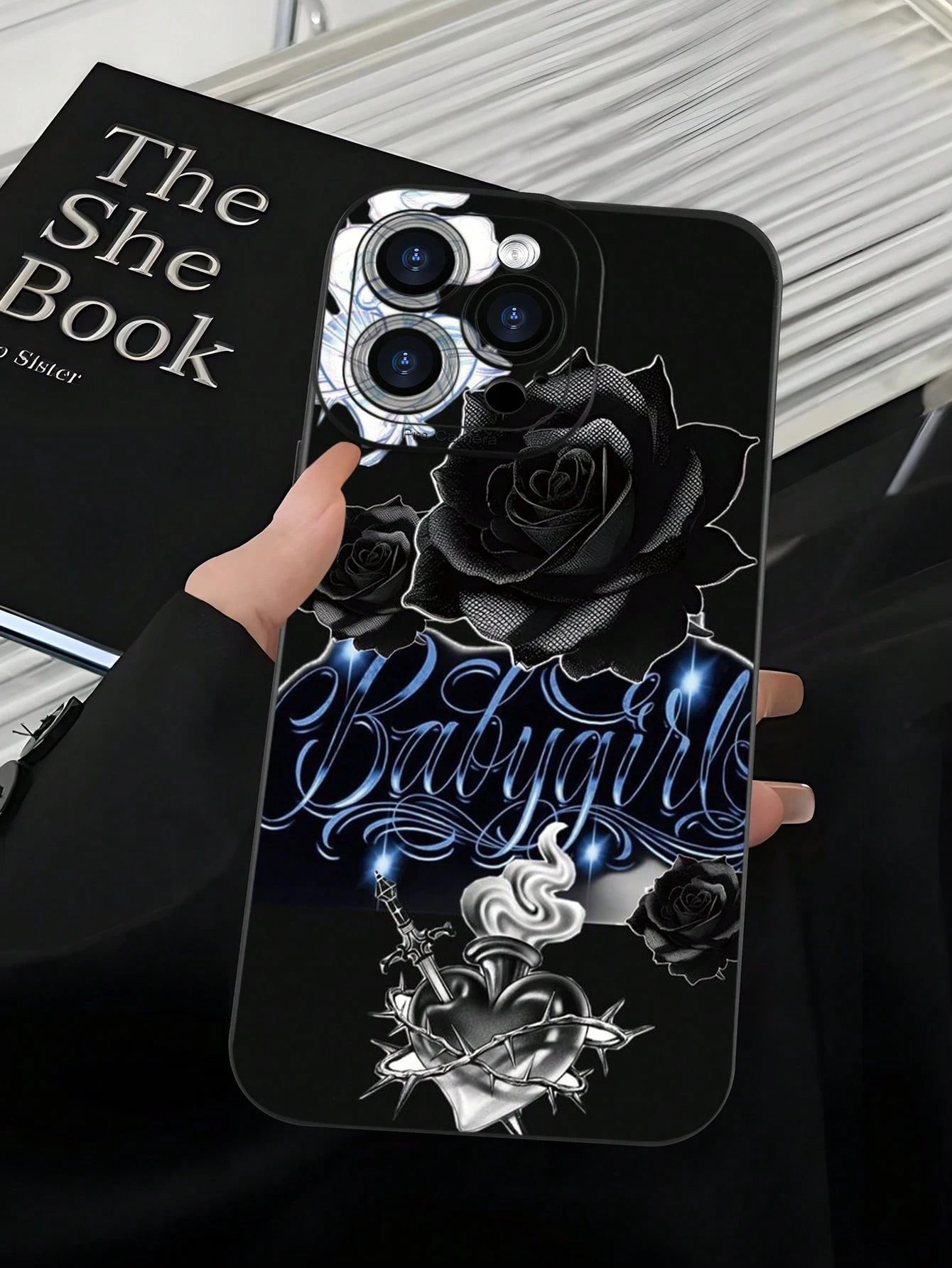 Fashionable Popular Personalized Black Rose Babygirl Script Pattern Design Theme Luxury Shockproof Aesthetic Cute Phone Case With Lens Protrusion Protection Compatible With For IPhone 17/17Pro/17Pro M