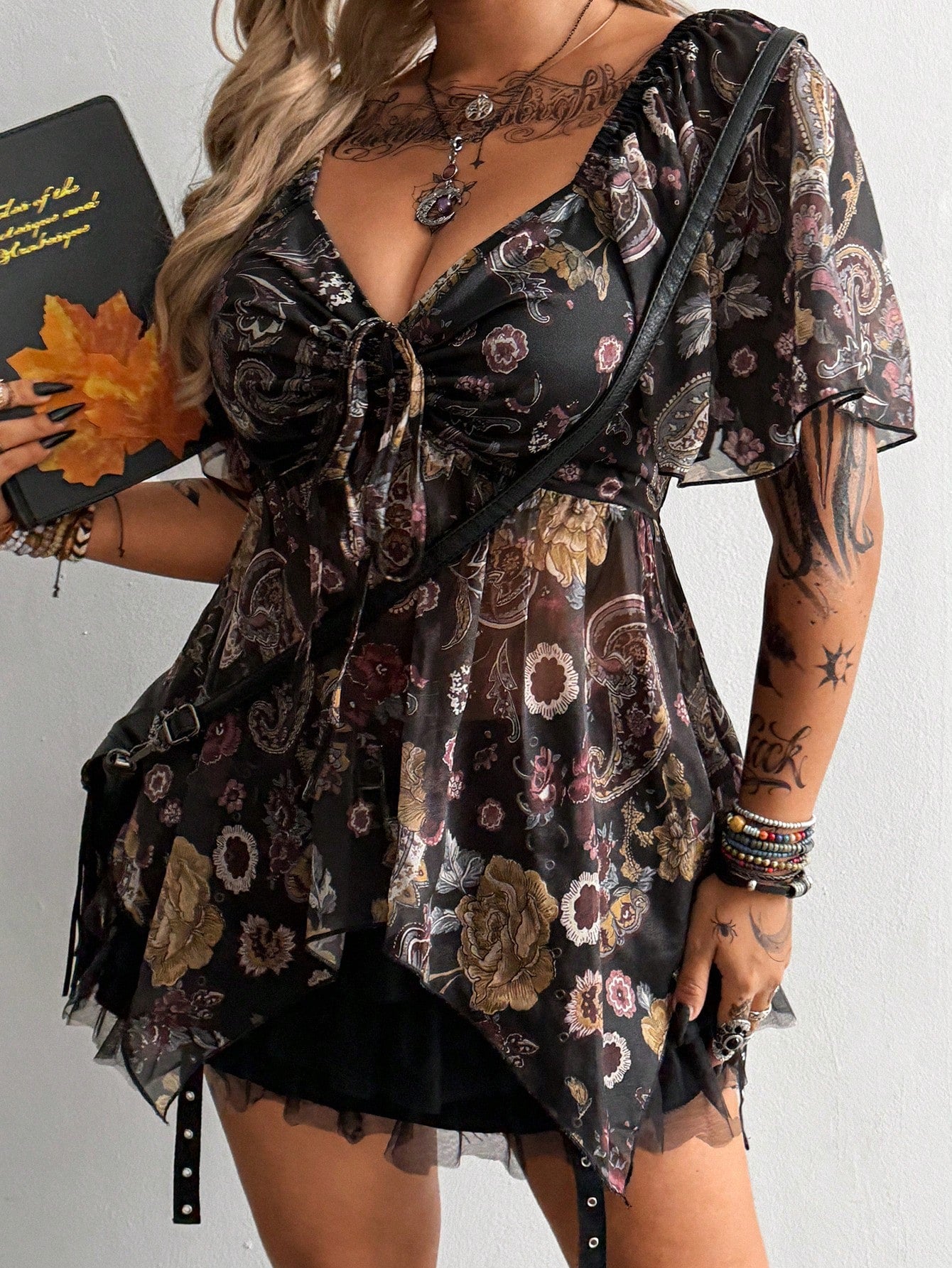 Flirla Plus Size Women Floral Print Waist Cinched Asymmetric Hem Shirt