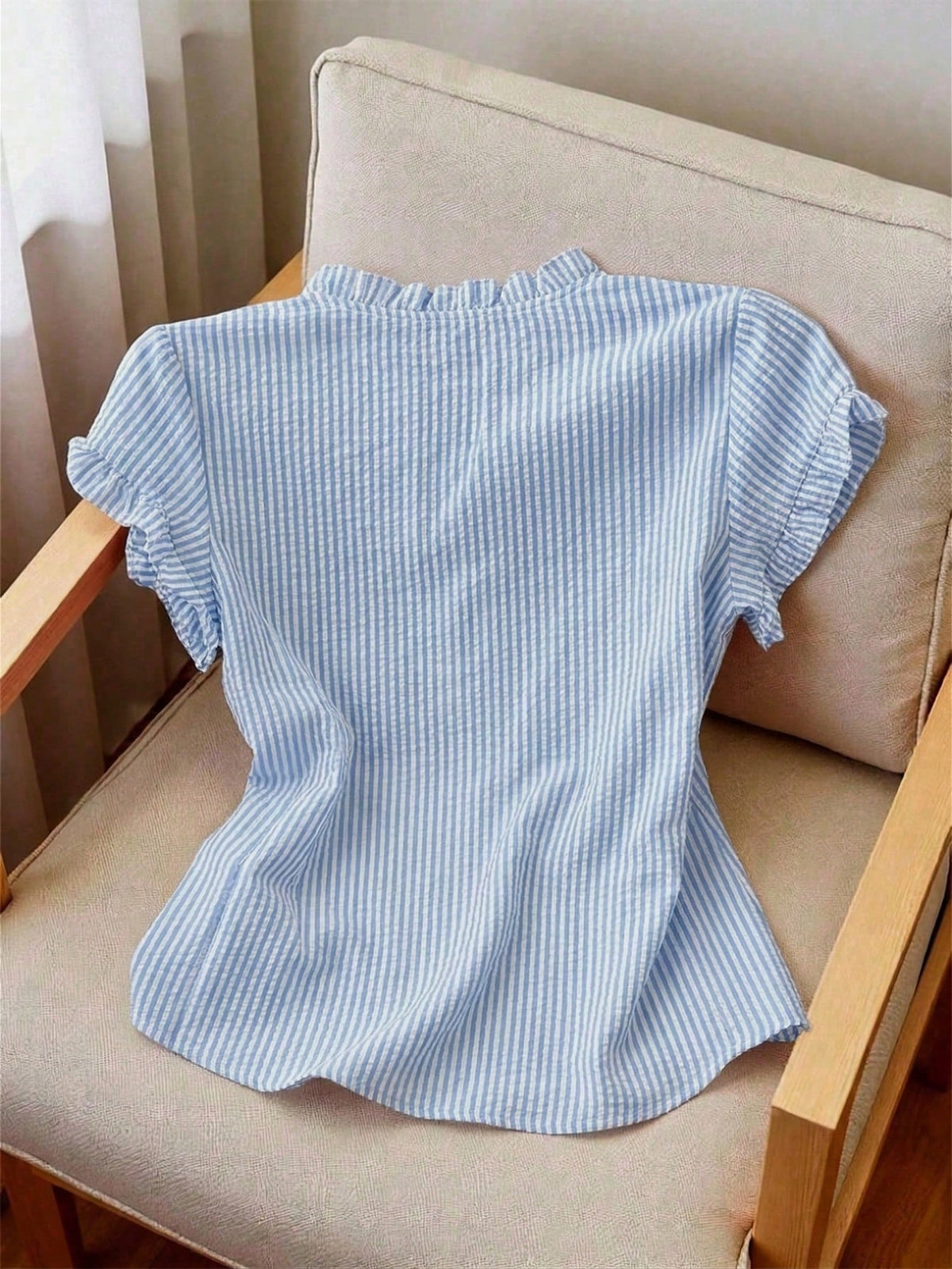 Franclia Women's Ruffle Collar Short Sleeve Single-Breasted Striped Shirt