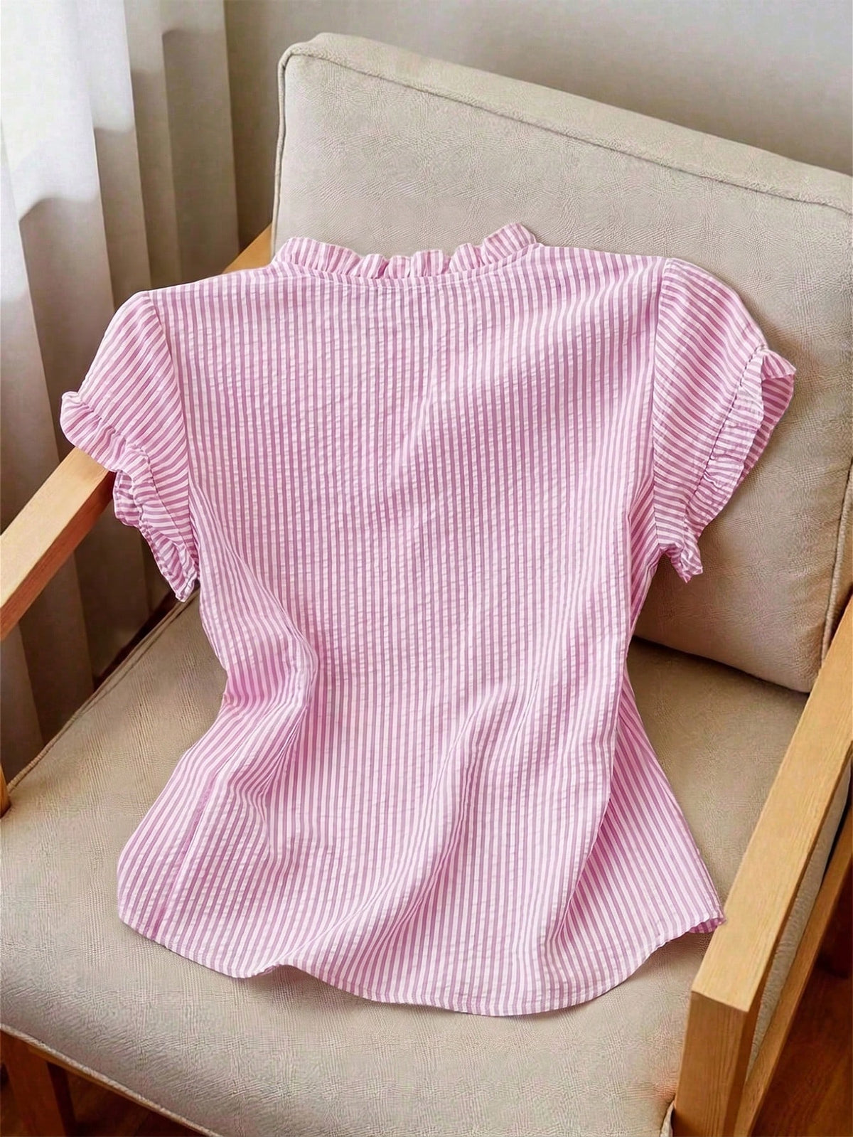 Franclia Women's Ruffle Collar Short Sleeve Single-Breasted Striped Shirt