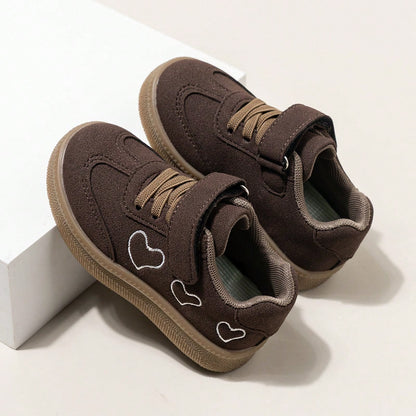 Girls' Heart Embroidery Sports Shoes With Hook And Loop, Vintage Rubber Sole Casual Shoes