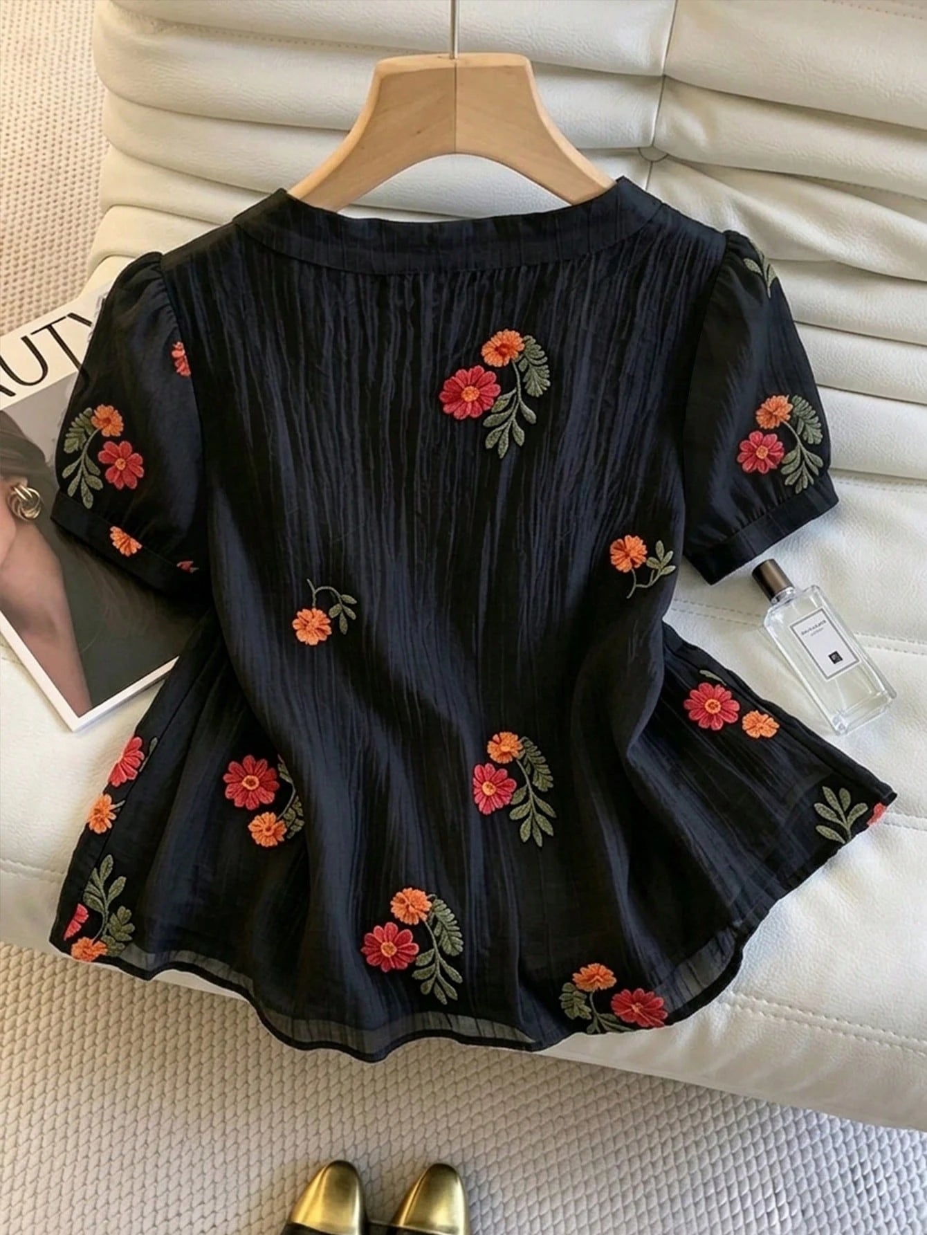 GlowEve Summer New Delicate Fresh Floral Embroidery Textured Women's Round Neck Blouse