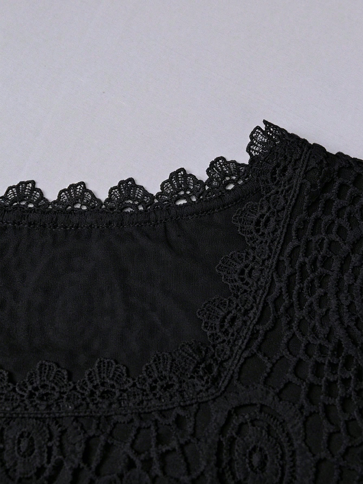 GlowEve Women's Crochet Lace Fashionable Elegant Slimming Design Square Neck Short Sleeve Blouse