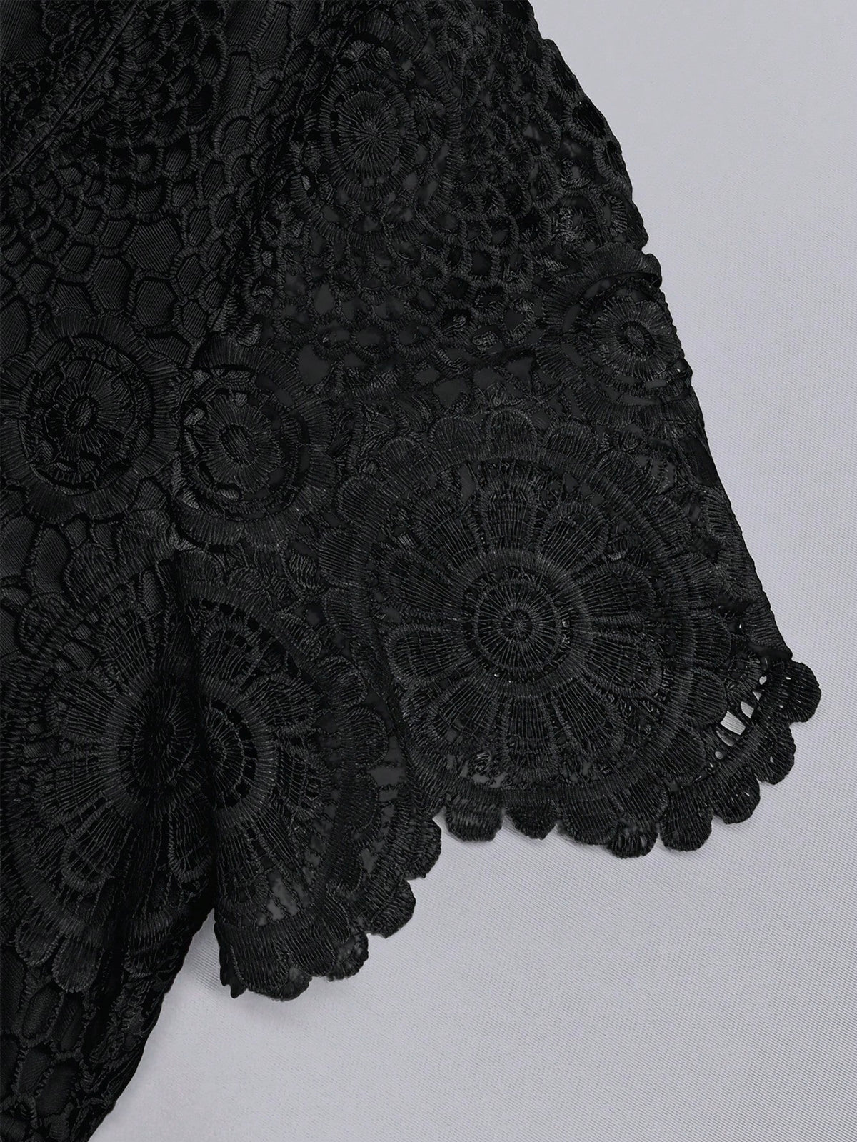 GlowEve Women's Crochet Lace Fashionable Elegant Slimming Design Square Neck Short Sleeve Blouse