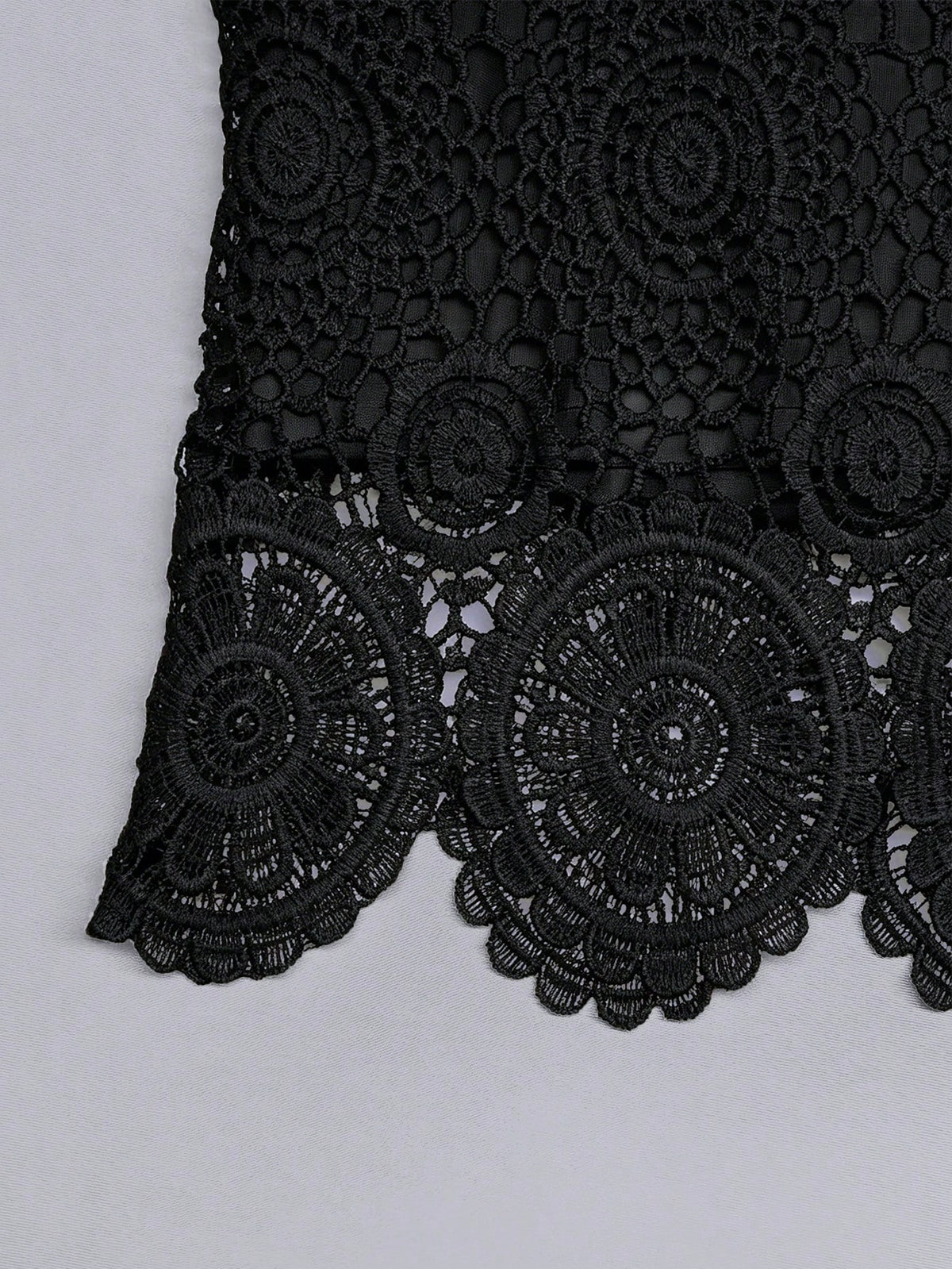 GlowEve Women's Crochet Lace Fashionable Elegant Slimming Design Square Neck Short Sleeve Blouse