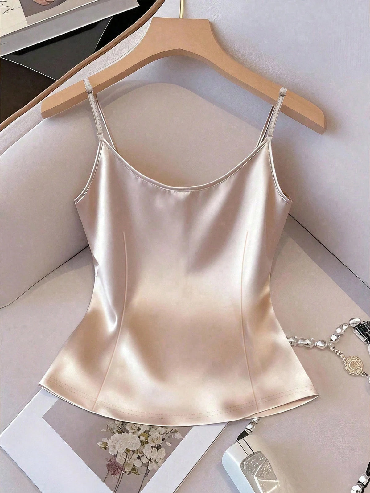 GlowEve Women's Shiny Woven Fabric Sleeveless Gathered Waist Fitted Casual Camisole, Suitable For Spring, Autumn And Winter