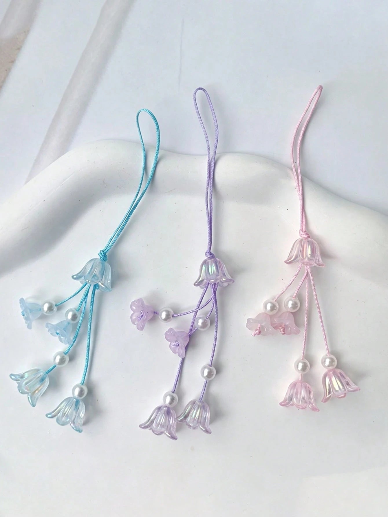 Gradient Color Wind Chime Lily Of The Valley Pendant Phone Lanyard CCD Camera Charm Universal Strap, Multi-Color Fashion Versatile Gift Lanyard, Suitable For Earphone Case Lanyard, Car Keychain Charm