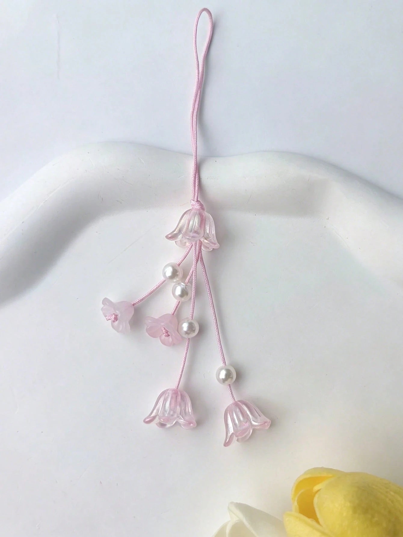 Gradient Color Wind Chime Lily Of The Valley Pendant Phone Lanyard CCD Camera Charm Universal Strap, Multi-Color Fashion Versatile Gift Lanyard, Suitable For Earphone Case Lanyard, Car Keychain Charm