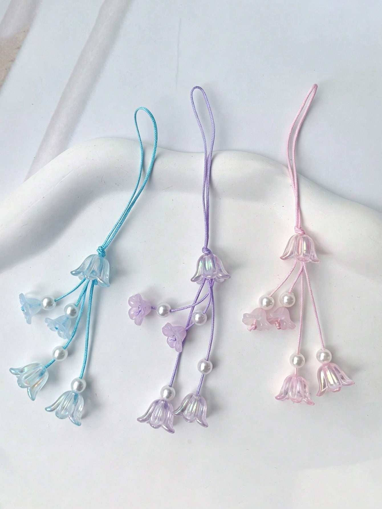 Gradient Color Wind Chime Lily Of The Valley Pendant Phone Lanyard CCD Camera Charm Universal Strap, Multi-Color Fashion Versatile Gift Lanyard, Suitable For Earphone Case Lanyard, Car Keychain Charm