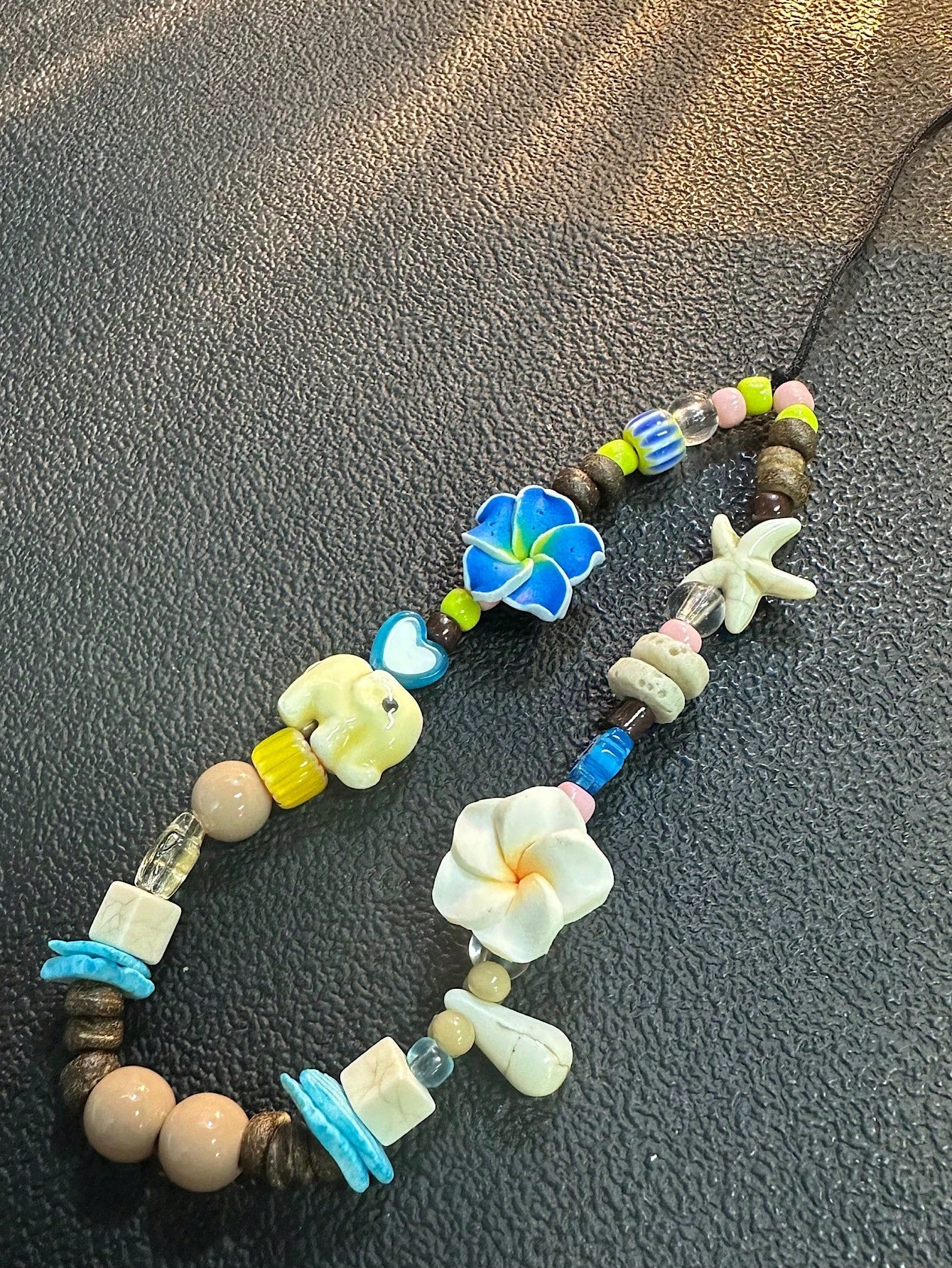 INS Style Island Sweetheart Phone Strap, Beaded Camera Chain Charm, Random Color Individual Beads Gifts For Mother, Family, Friends, Birthday, Holiday Phone Charm, Phone Chain