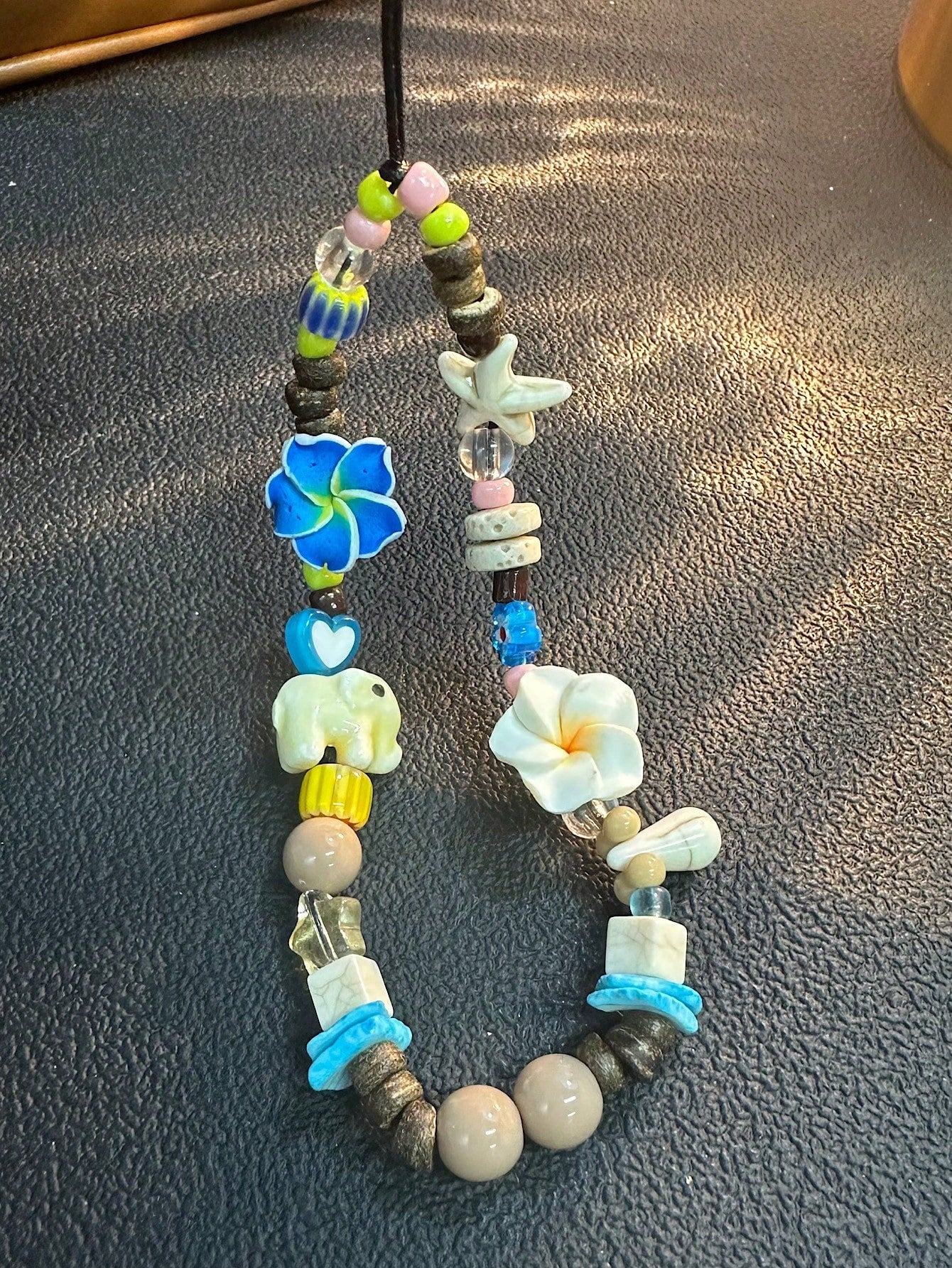 INS Style Island Sweetheart Phone Strap, Beaded Camera Chain Charm, Random Color Individual Beads Gifts For Mother, Family, Friends, Birthday, Holiday Phone Charm, Phone Chain