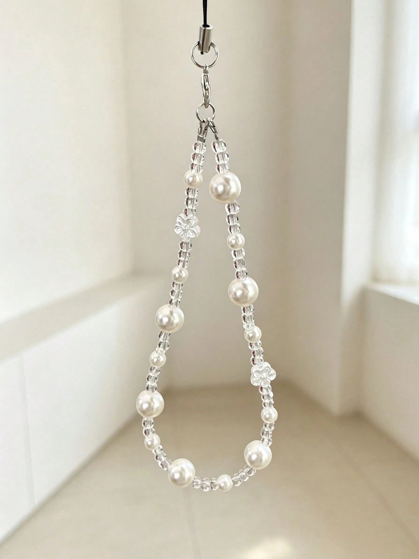 Ins Style Pearl Flower Translucent Beaded Phone Chain Short Phone Lanyard, Fashionable Versatile Universal Phone Chain, Suitable For CCD Camera Lanyard, Earphone Case Lanyard, Car Key Chain Pendant, W