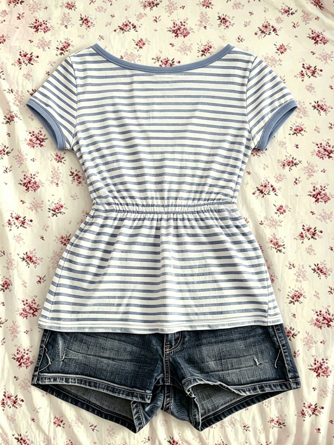IslaSuriya Plus Size Women V-Neck Striped Casual Versatile Daily Wear Top