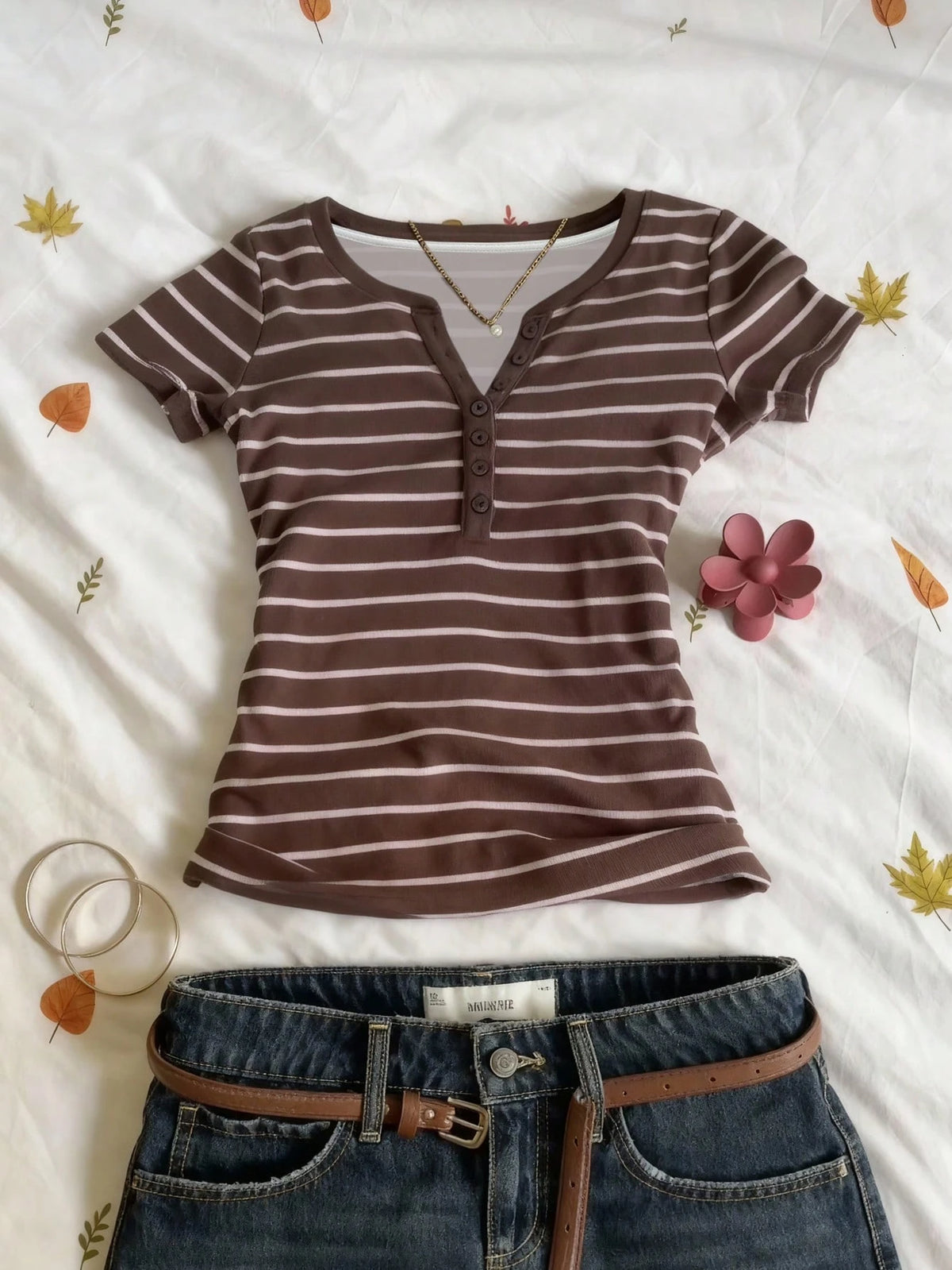 IslaSuriya Striped Digital Print Fashionable Minimalist V-Neck Short Sleeve T-Shirt, Gift For Friends