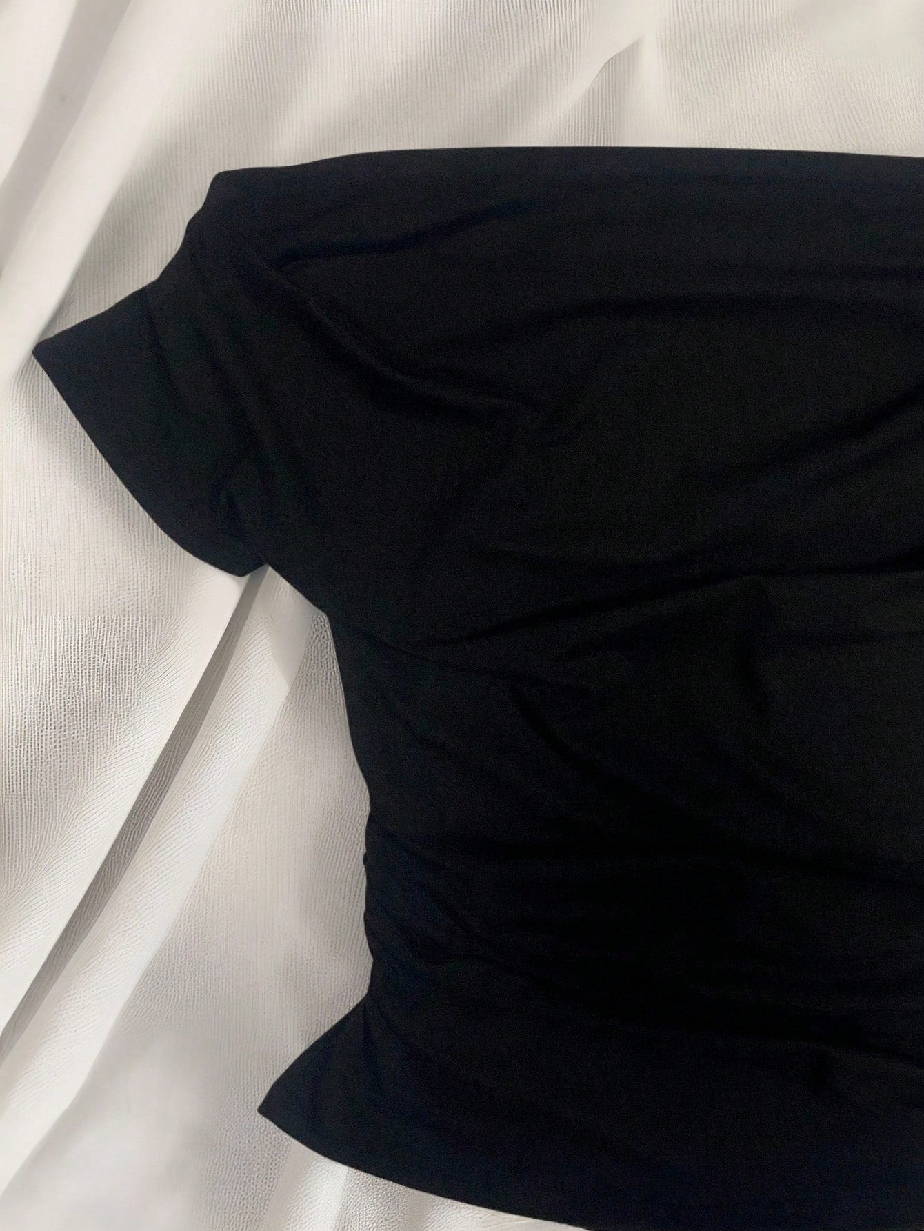 IslaSuriya Women's Casual Off-Shoulder Ruched Fitted Solid Black T-Shirt, Suitable For Daily Commute, Summer