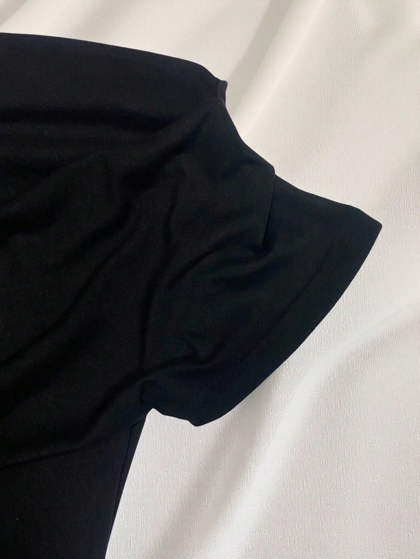 IslaSuriya Women's Casual Off-Shoulder Ruched Fitted Solid Black T-Shirt, Suitable For Daily Commute, Summer