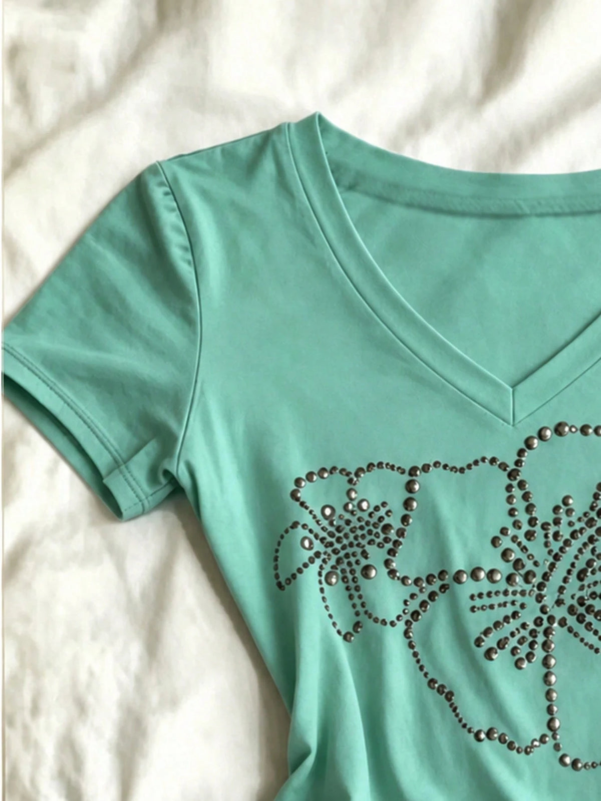 IslaSuriya Women's V-Neck Floral Print Ruched Fitted Versatile Casual Short Sleeve T-Shirt